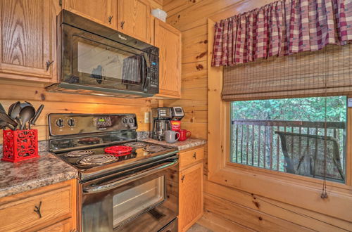 Photo 15 - Sevierville Cabin w/ Furnished Deck & Balcony