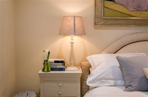 Photo 15 - Delightful 2bed Apt in Notting Hill
