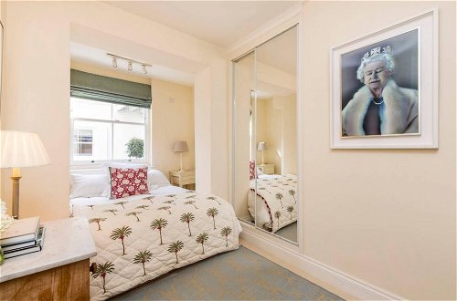Photo 17 - Delightful 2bed Apt in Notting Hill