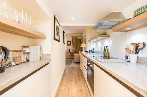 Photo 9 - Delightful 2bed Apt in Notting Hill
