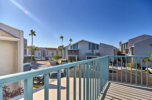 Photo 15 - Coastal Madeira Beach Condo - Walk to Gulf