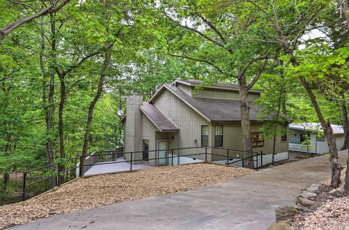 Foto 22 - Beaver Lake Retreat w/ Deck & Private Hot Tub