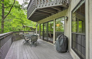 Foto 2 - Beaver Lake Retreat w/ Deck & Private Hot Tub