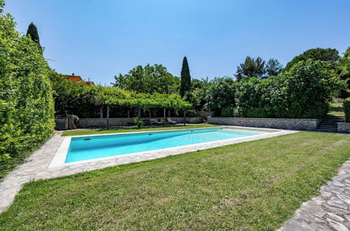 Photo 18 - Countryside Villa With Pool