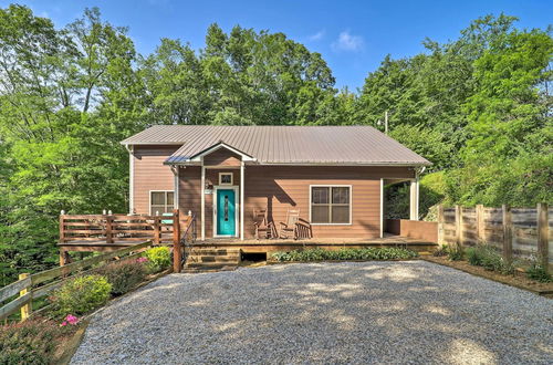 Photo 1 - Luxe 'wolfe Creek Cabin' < 6 Mi to Waterfalls Park