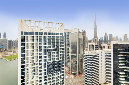 Photo 12 - Manzil - 1BR in Business Bay w Burj & Canal Views