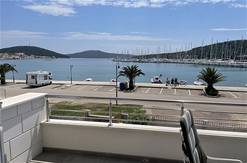 Foto 1 - Seafront apt With Terrace, 4 Bedrooms and Mooring