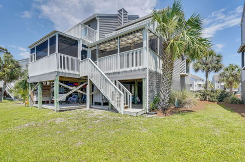 Foto 27 - Breezy Bungalow w/ Pool, Beach Gear, & Balcony