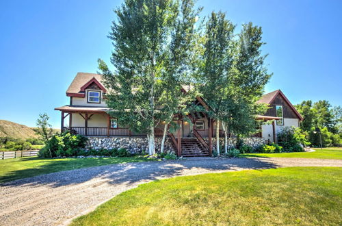 Photo 4 - Stunning Silesia Home, Horse Boarding + River View