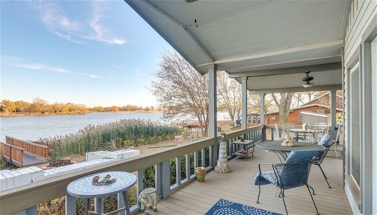 Photo 1 - Serene Lakefront Getaway With Fire Pit & Grill
