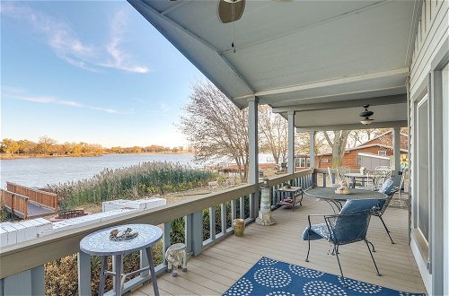 Photo 1 - Serene Lakefront Getaway With Fire Pit & Grill