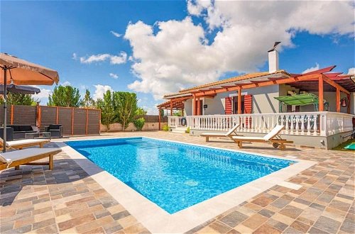 Foto 12 - Villa Bora With Private Pool