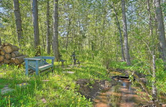 Foto 2 - Picturesque Creekside Cabin - Hike & Fish