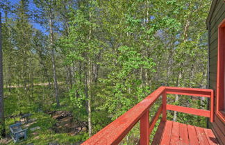 Foto 3 - Picturesque Creekside Cabin - Hike & Fish