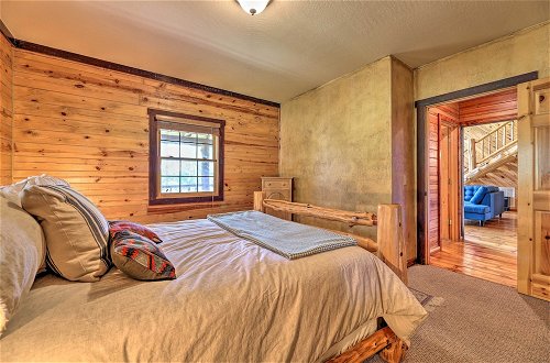 Foto 12 - Eureka Springs Area Cabin w/ Deck + 7 Acres