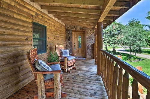 Foto 41 - Eureka Springs Area Cabin w/ Deck + 7 Acres