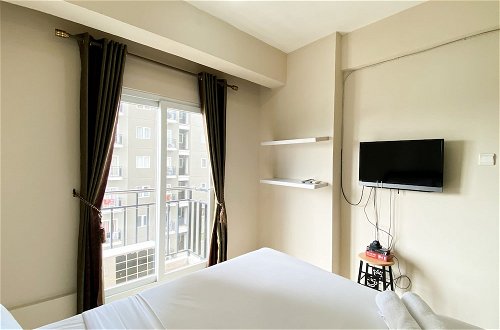 Foto 3 - Warm And Restful Studio Room Sunter Park View Apartment