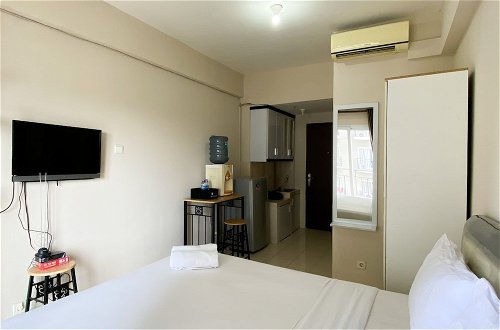 Photo 5 - Warm And Restful Studio Room Sunter Park View Apartment