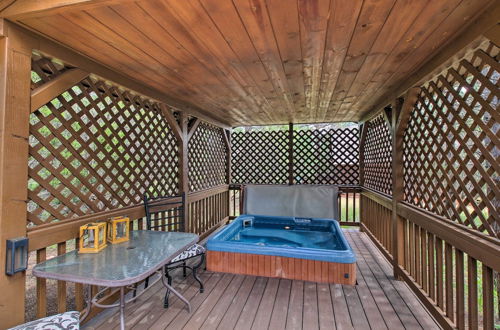 Photo 12 - Southwestern Heber Cabin w/ Deck & Hot Tub