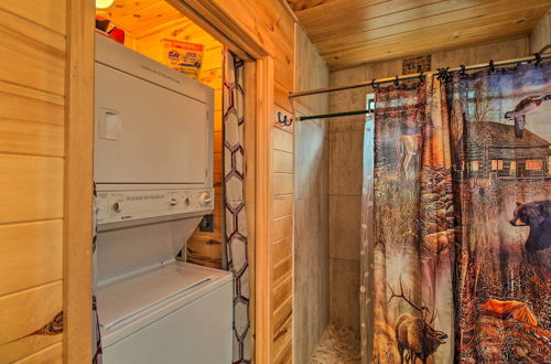 Photo 11 - Southwestern Heber Cabin w/ Deck & Hot Tub