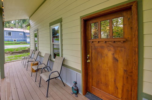 Photo 3 - Downtown Bonners Ferry Home w/ Covered Porch