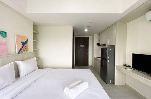 Photo 2 - Cozy Stay And Homey Studio Pollux Chadstone Apartment