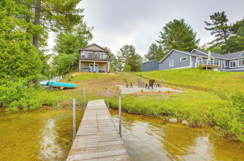 Foto 26 - Modern Traverse City Lake House w/ Hot Tub