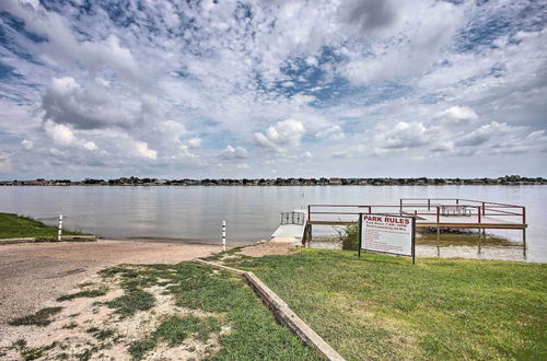 Photo 17 - Lovely Granbury Cottage w/ Park & Dock Access