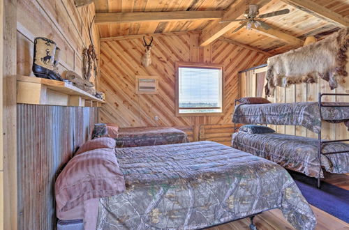 Foto 18 - Custom Belle Fourche Cabin: Great for Large Groups