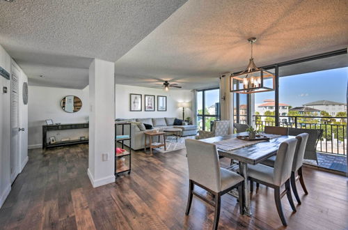 Photo 16 - Airy Destin Condo w/ Pool - Walk to Private Beach