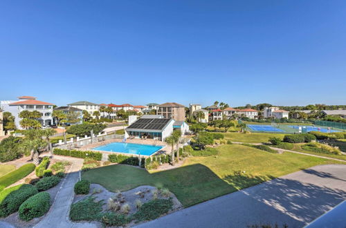 Photo 29 - Airy Destin Condo w/ Pool - Walk to Private Beach