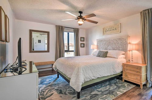 Photo 6 - Airy Destin Condo w/ Pool - Walk to Private Beach