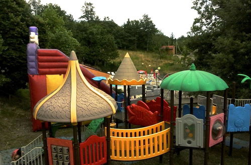 Photo 16 - Snug Mobile Home in Toscana With Garden