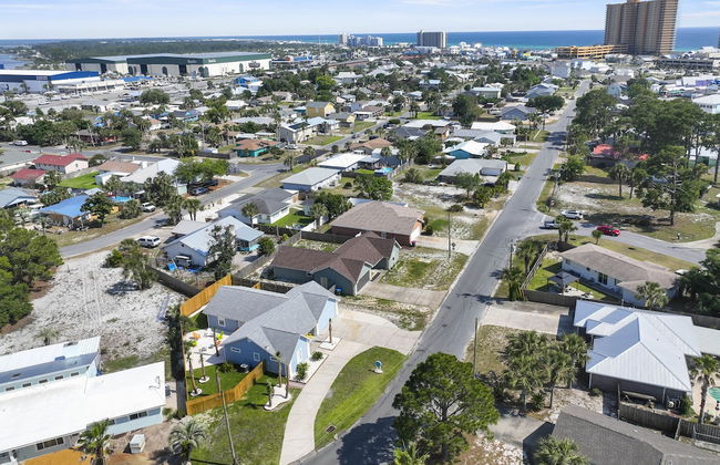 Pet Friendly Beach House ALL NEW Tastefully Remodeled w Golf Cart Included! - Foto 55