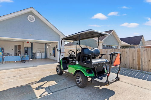 Foto 31 - Pet Friendly Beach House ALL NEW Tastefully Remodeled w Golf Cart Included