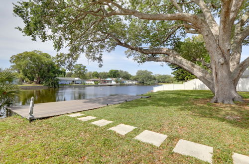 Foto 17 - Waterfront Home w/ Game Room, 2 Miles to Beach