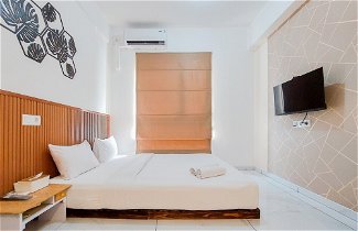 Photo 2 - Comfy And Modern Studio At Sky House Alam Sutera Apartment