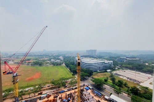 Photo 8 - Warm And Nice Studio Room Sky House Bsd Apartment