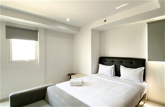 Photo 3 - Spacious And Comfy Studio Room Azalea Suites Apartment