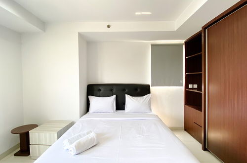 Photo 1 - Spacious And Comfy Studio Room Azalea Suites Apartment