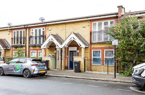 Photo 25 - Light and Airy Upside Down House in Boho Hackney