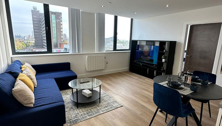 Photo 1 - 1 Bed Apartment near Old Trafford with Free car park