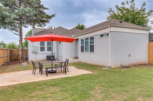 Foto 7 - Modern Oklahoma City Home w/ Private Backyard