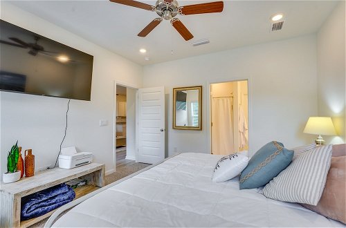Foto 22 - Spacious Freeport Home w/ Deck & 2 Living Areas