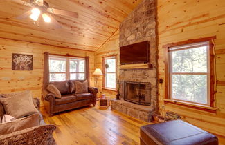 Photo 3 - Romantic Mountain View Cabin Rental Near Downtown