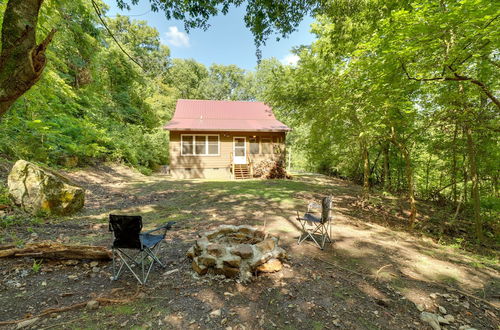 Foto 6 - Romantic Mountain View Cabin Rental Near Downtown