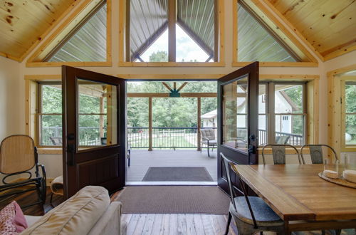 Foto 1 - Family-friendly Indiana Cabin w/ Hot Tub & Decks