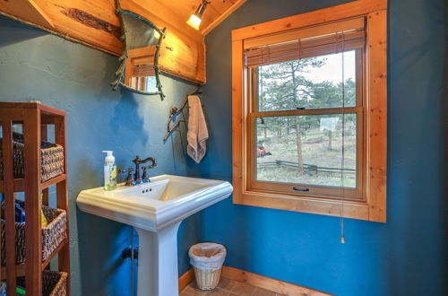 Photo 20 - Dog-friendly Cabin on Private 45-acre Ranch