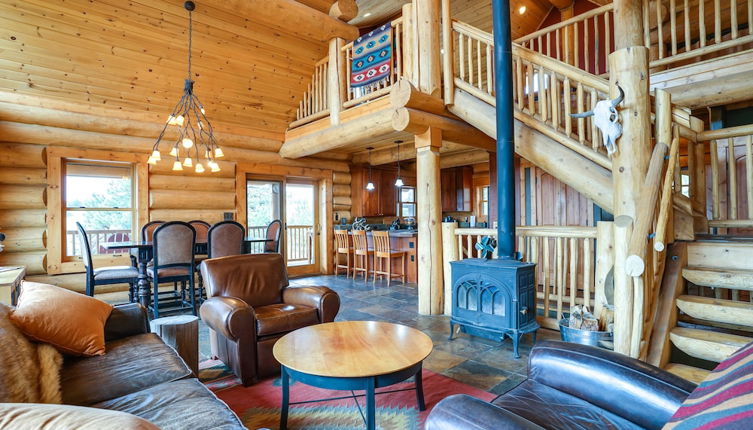 Foto 1 - Dog-friendly Cabin on Private 45-acre Ranch