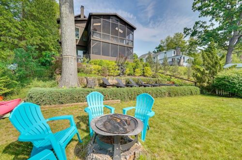 Foto 5 - Queensbury Lakefront Home: Screened Porch & Views